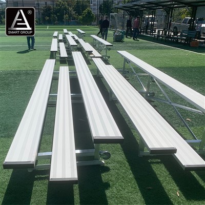 Seastán Mórsheasaimh Bleachers Alúmanam Leid N 'Rolla Inaistrithe
